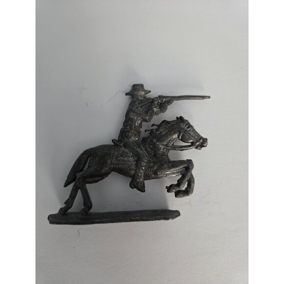 Vintage Lead Cowboy Calvary Horseback Toy Soldier Figurines Unpainted Lot Of 4 - Picture 4 of 6